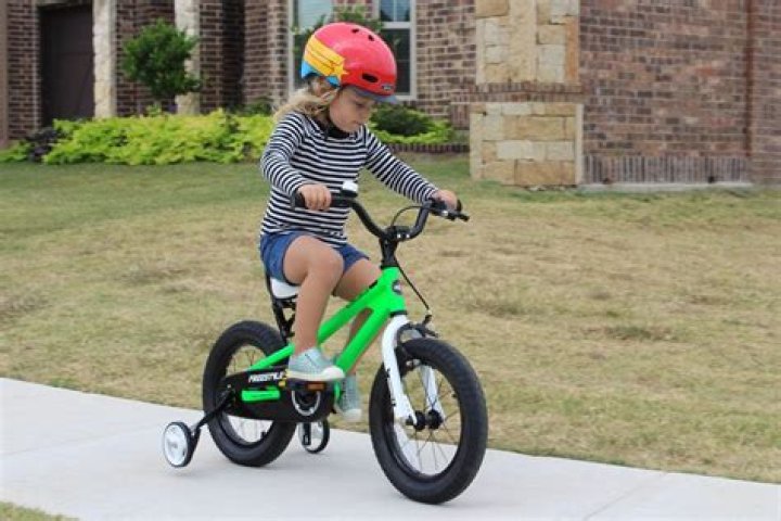 Can a 10 year old ride a 26 inch bike?