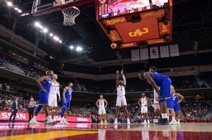 Can you dunk a free-throw?