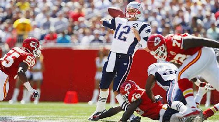 Did Tom Brady tear his ACL?