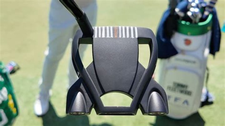 Do PGA pros use strong grip?