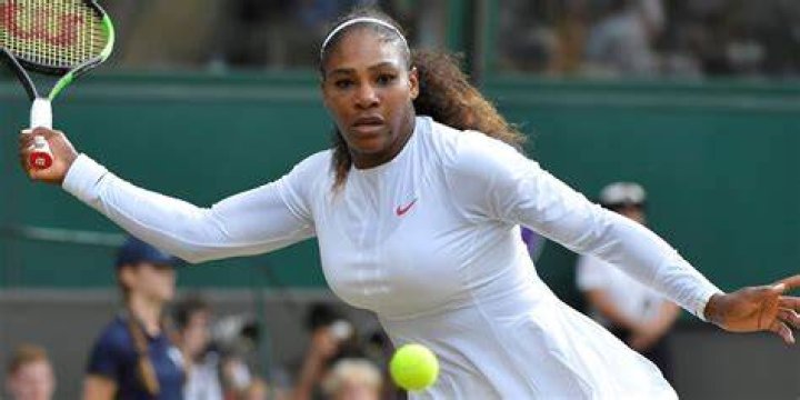 Do tennis players have to wear the same outfit all tournament?