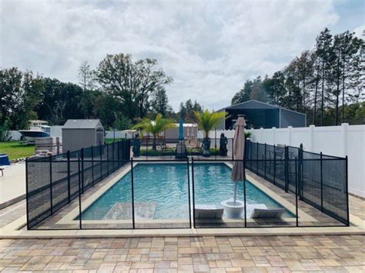 Do you have to have a fence around a pool in Los Angeles?