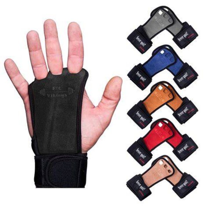 Do you wear gloves in hockey?
