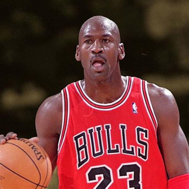 Does Michael Jordan still own a basketball team?