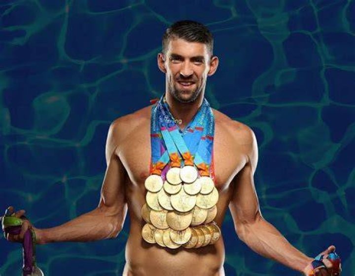 Does Michael Phelps still compete?