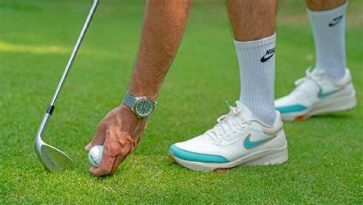Does senior shaft hit farther?