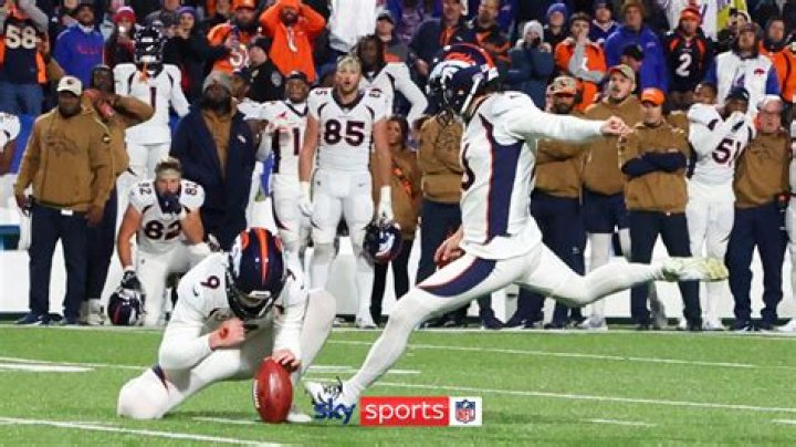 Has anyone drop kicked a field goal?
