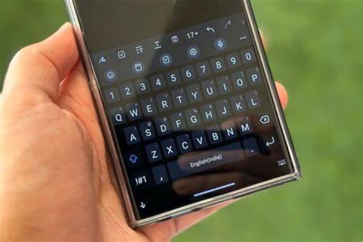 How do I add a GIF to my Android keyboard?