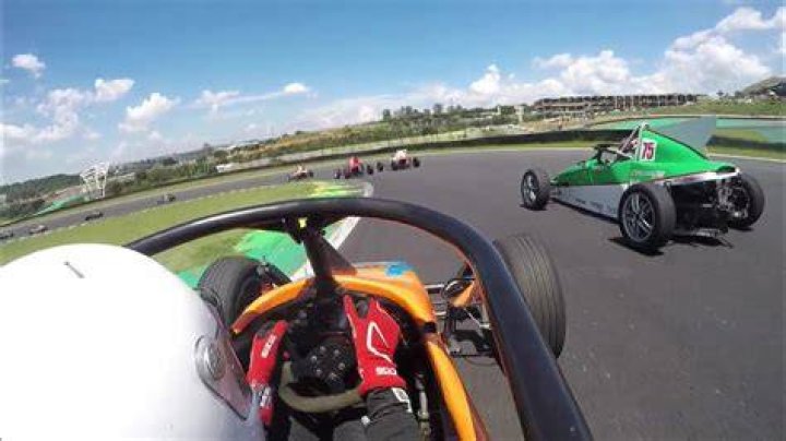 How fast do Formula Vee cars go?