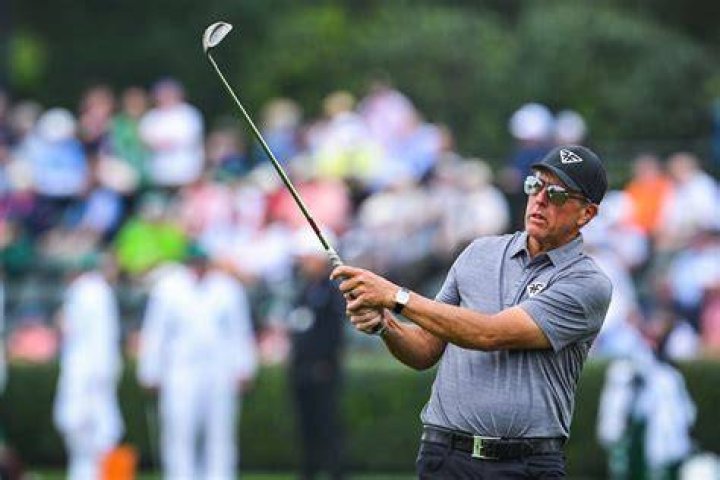 How long did bones caddy for Phil Mickelson?