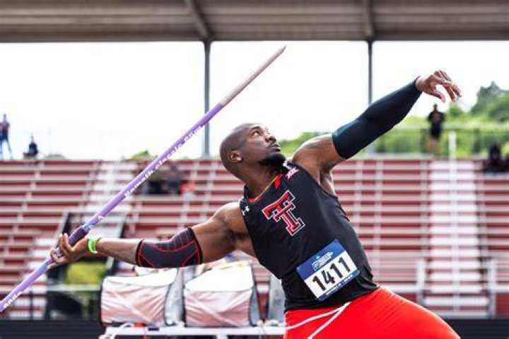 How many attempts are there in javelin throw in Olympics?