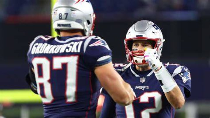 How many TD passes from Brady to Gronk?