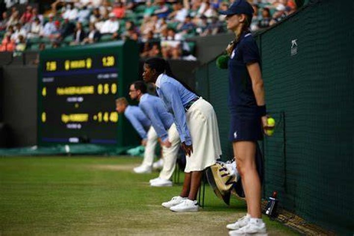 How much are Wimbledon line judges paid?