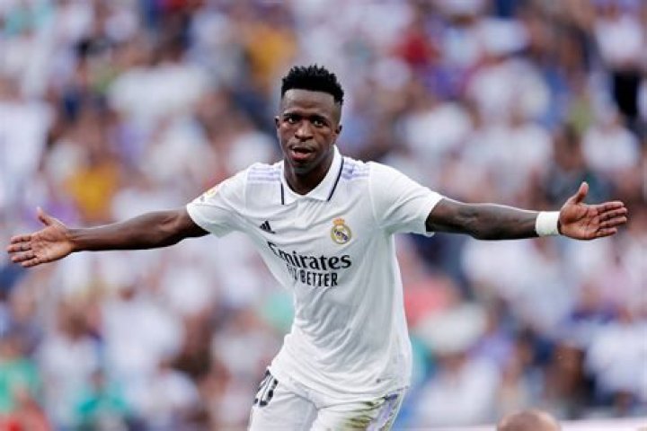 How much did Real Madrid pay for Vinicius Jr?