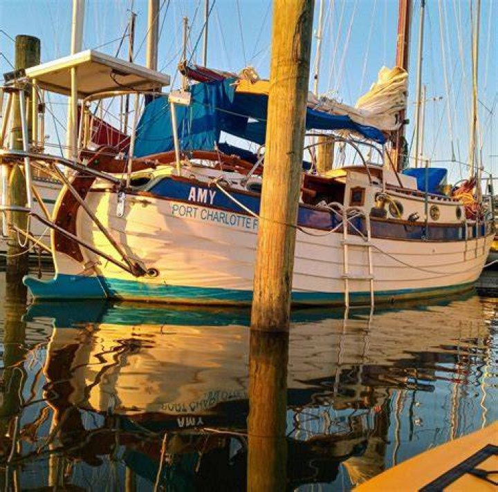 How much does a NOR sea 27 weigh?