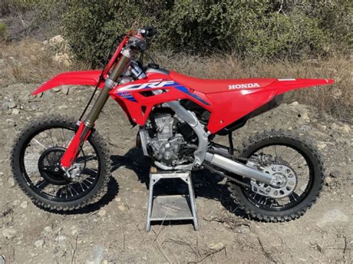 How much horsepower does a 2020 CRF450R have?