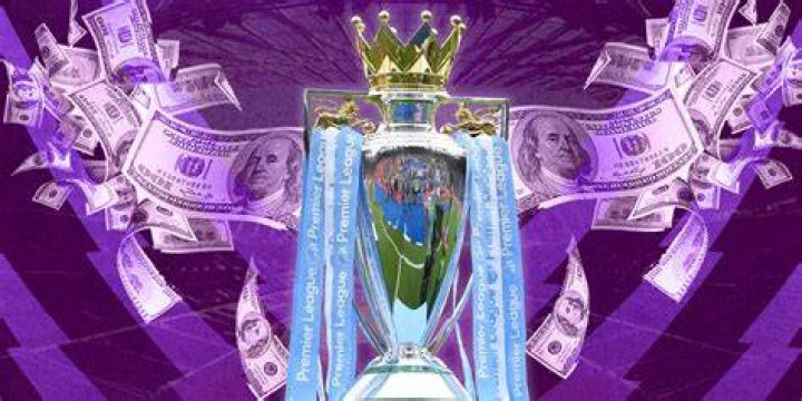 How much money can you gift to a family member tax Free UK 2021?