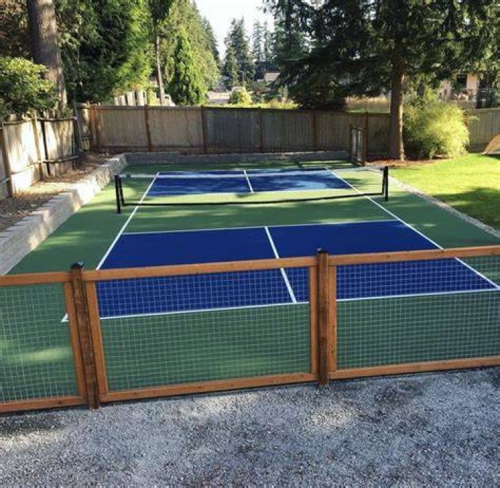 How tall is a pickleball fence?