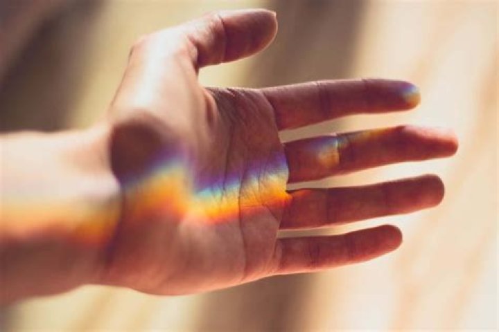Is Brad Pitt left handed?