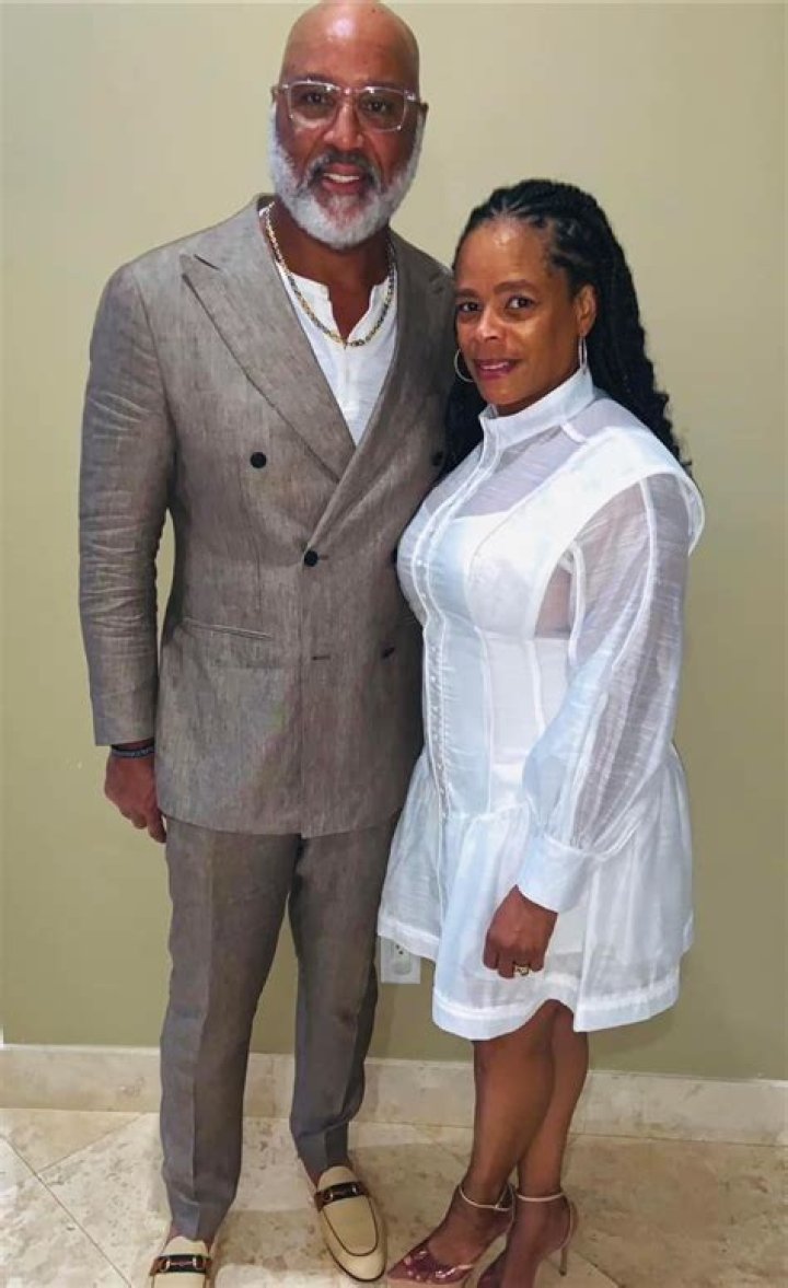 Is Cornelius Bennett married?