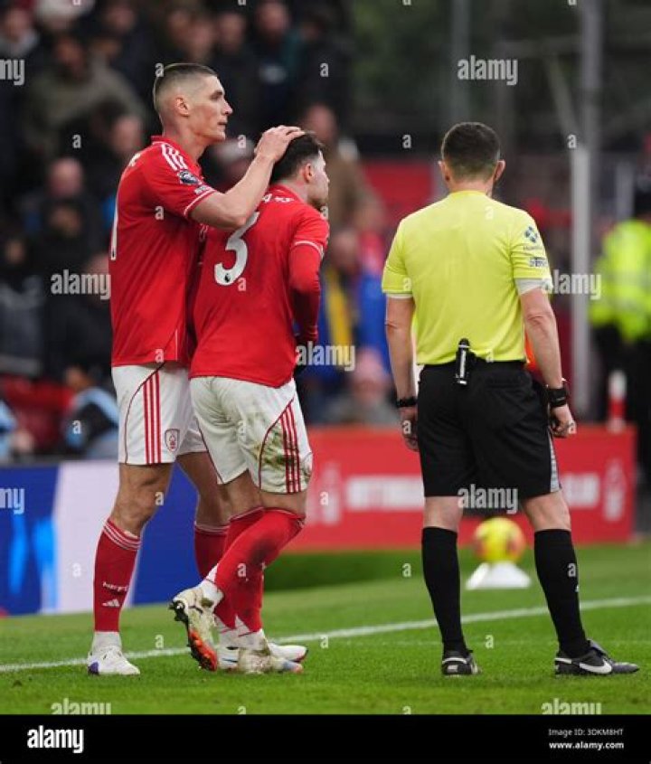 Is deliberate handball a red card?