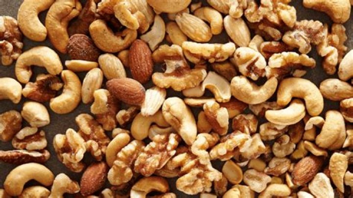 Is it OK to eat nuts everyday?