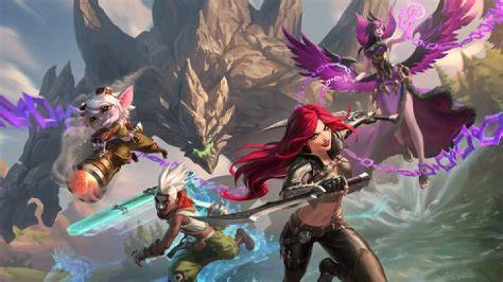 Is League of Legends still popular 2021?