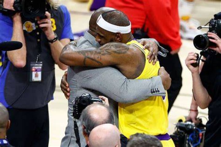 Is Magic Johnson taller than LeBron?