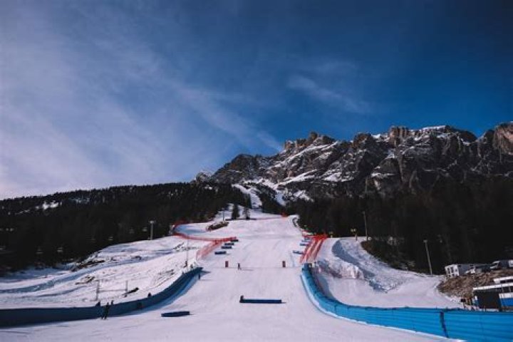 What does Super G mean in alpine skiing?