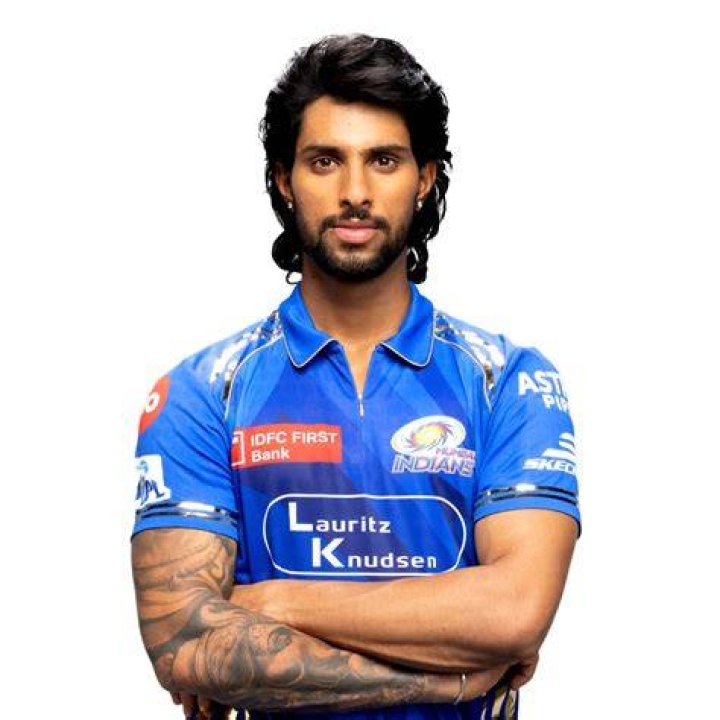 What is the salary of Rahul Chahar?