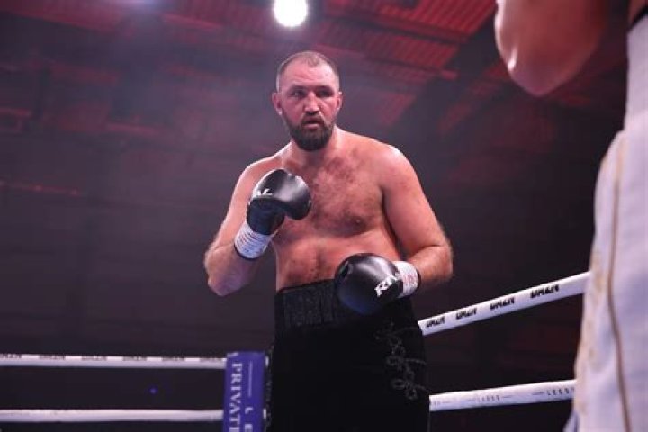 What is wrong with Hughie Fury skin?