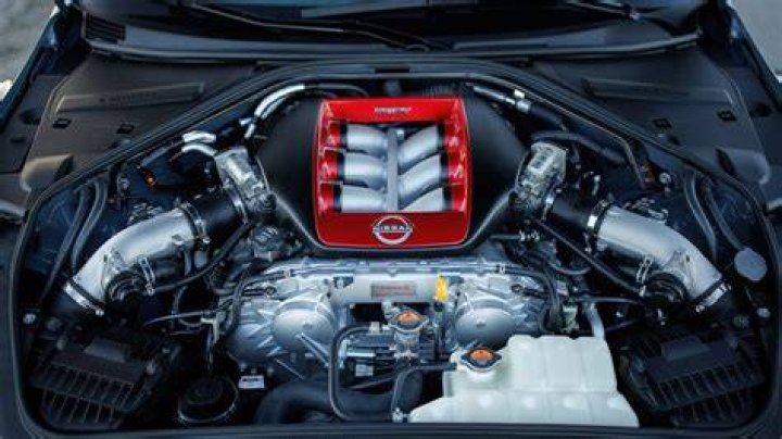 What motor is in a S5000?