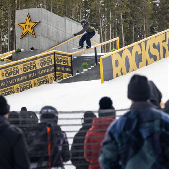 What mountains do not allow snowboarding?