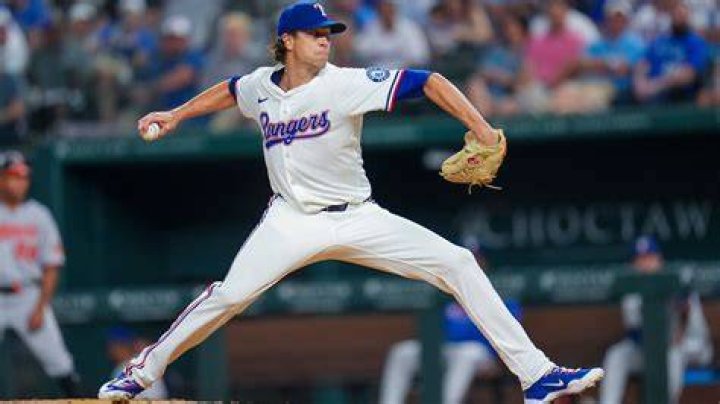 What pitches does tyler Rogers throw?