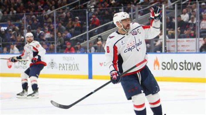 What stick does Ovechkin use 2021?