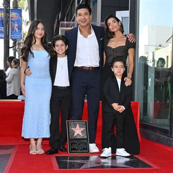 Where did Mario Lemieux grow up?