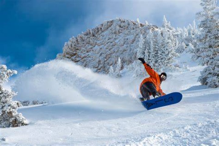 Which is harder ski or snowboard?