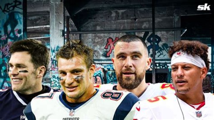 Who is a better tight end Rob Gronkowski or Travis Kelce?