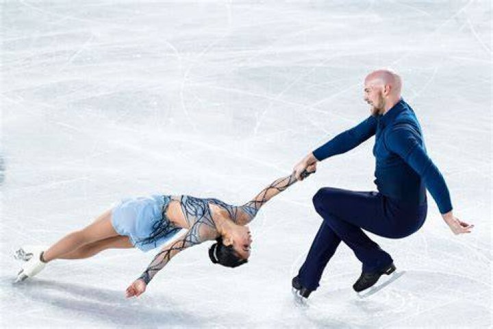Who is the blind girl on skating on ice?
