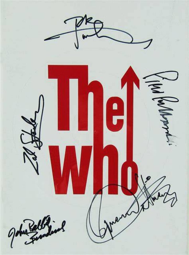 Who signed MVS?