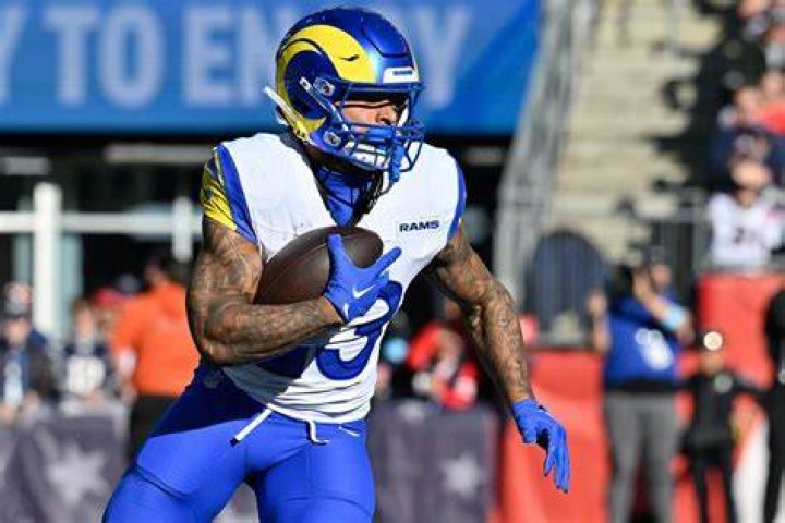 Who was the last white running back to rush for 1000 yards?