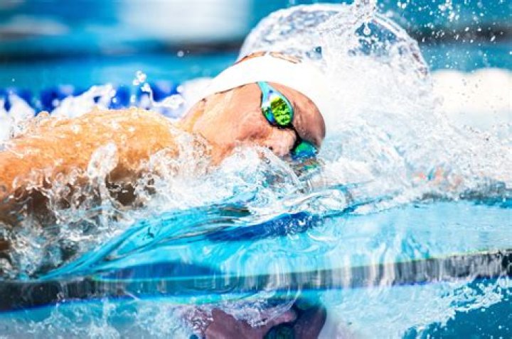 Why are swimmers disqualified?