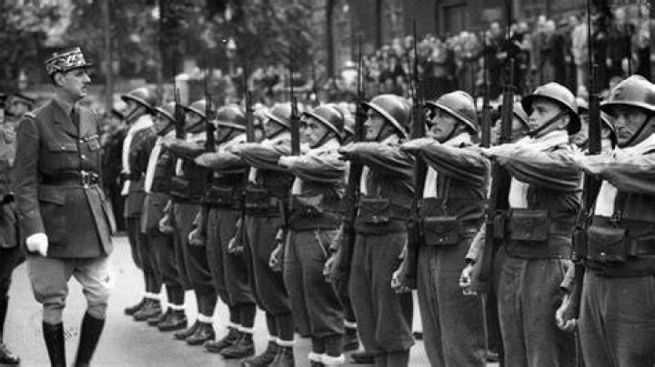 Why did de Gaulle pull out of NATO?