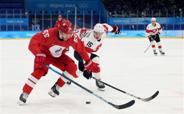 Why is hockey popular Canada?