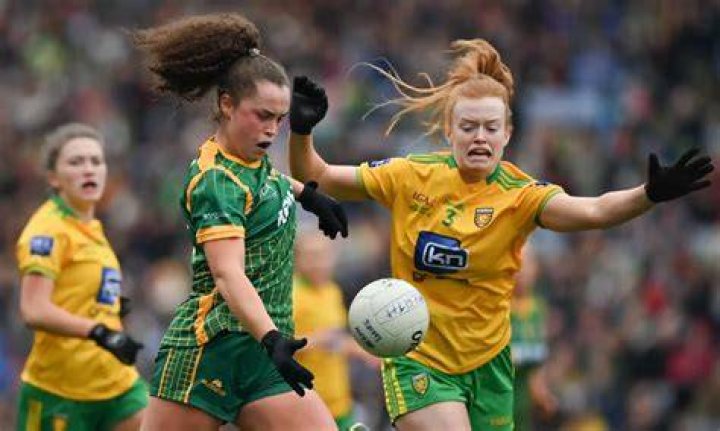 Why is soloing important in Gaelic football?